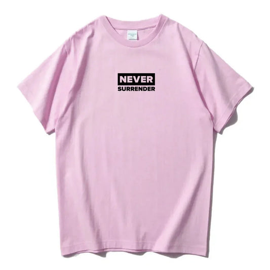 Never Surrender T-Shirt Charlie Kirk Freedom T-Shirt aus Baumwolle mit O-Ausschnitt und kurzen Ärmeln, Herren-T-Shirts, lässig, lockere Mode für Männer/Frauen